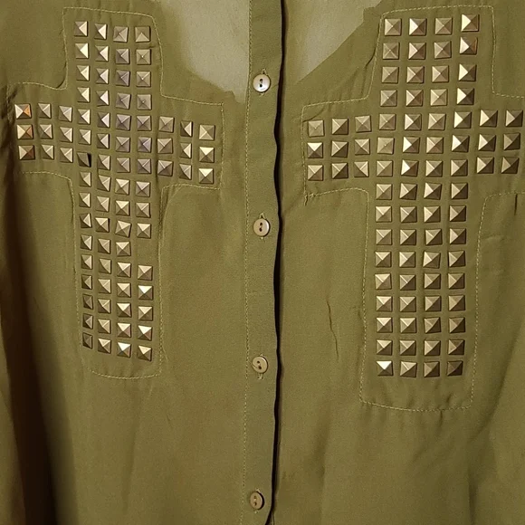 Glam Dollz embellished cross button down shirt Lg - Picture 2 of 7